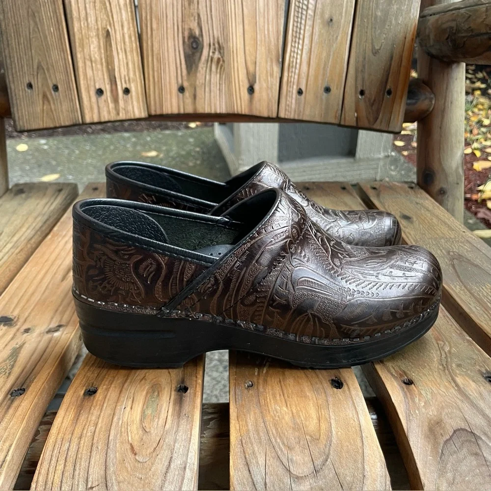 Dansko Professional Brown Tooled Leather Clog Size 37 - Picture 3 of 16